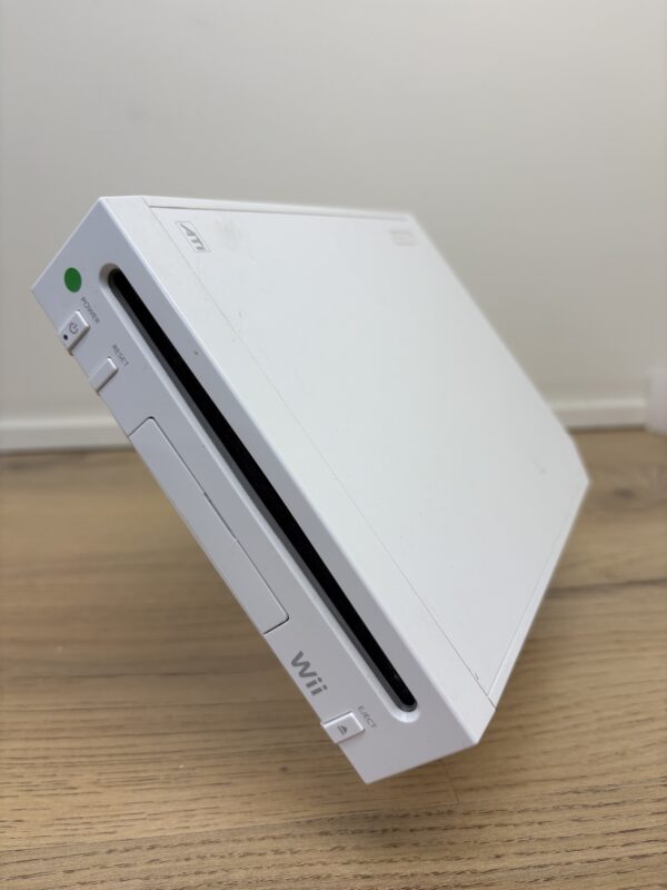 Nintendo Wii – Vit (inkl. ström- och bildkabel)